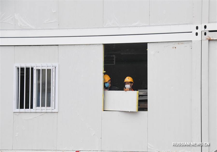 Китай за 10 дней построил в Ухане новую больницу для борьбы с вирусной пневмонией
