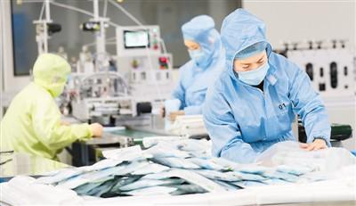 Китай стимулирует производителей масок увеличить выпуск продукции
