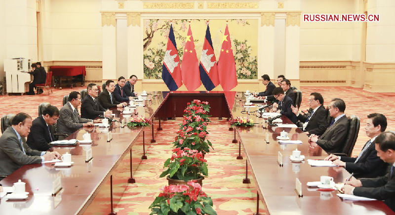 Премьер Госсовета КНР встретился с премьер-министром Камбоджи