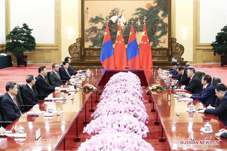 Си Цзиньпин провел переговоры с президентом Монголии Халтмаагийном Баттулгой