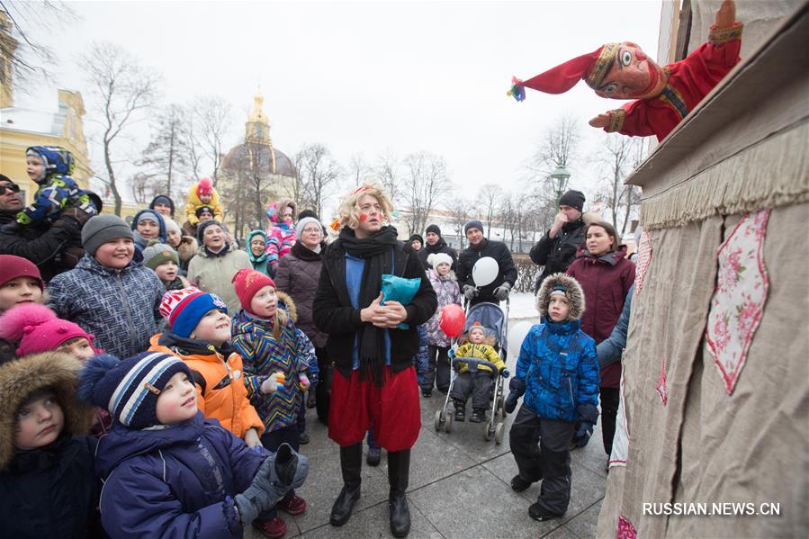 В Санкт-Петербурге отметили Масленицу