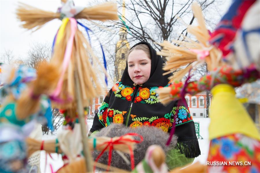 В Санкт-Петербурге отметили Масленицу