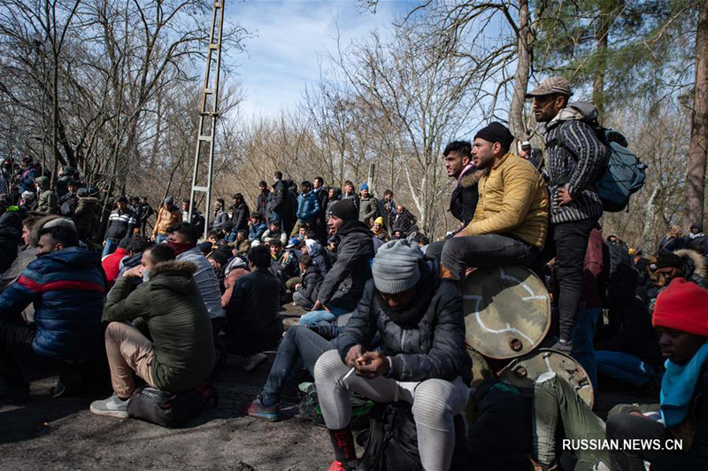 Турция утверждает, что более 80 тыс. нелегальных мигрантов перешли через ее границу в Европу