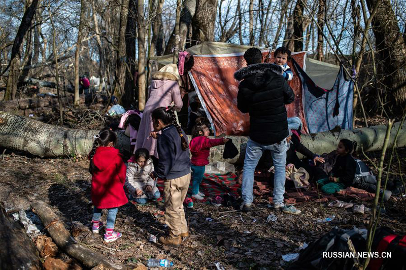 Турция утверждает, что более 80 тыс. нелегальных мигрантов перешли через ее границу в Европу