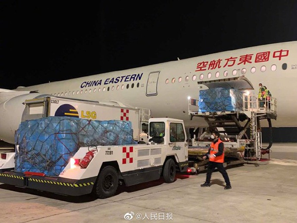Китай отправил в Италию медицинскую бригаду, чтобы помочь в сдерживании COVID-19