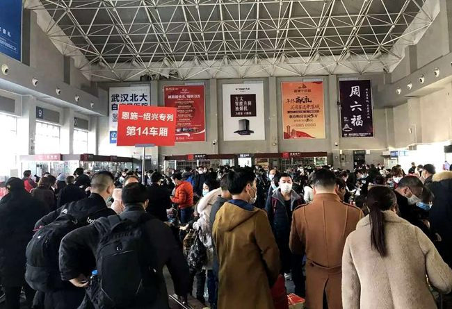 Первый специальный рейс с рабочими из провинции Хубэй доехал до провинции Чжэцзян