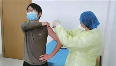В Китае стартовала первая фаза клинических испытаний вакцины против COVID-19