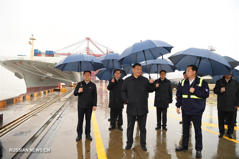Си Цзиньпин посетил с инспекцией порт города Нинбо в восточнокитайской провинции Чжэцзян