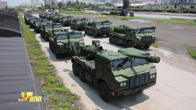 Бригада восточного военного участка НОАК приняла на вооружение новейшие гаубицы