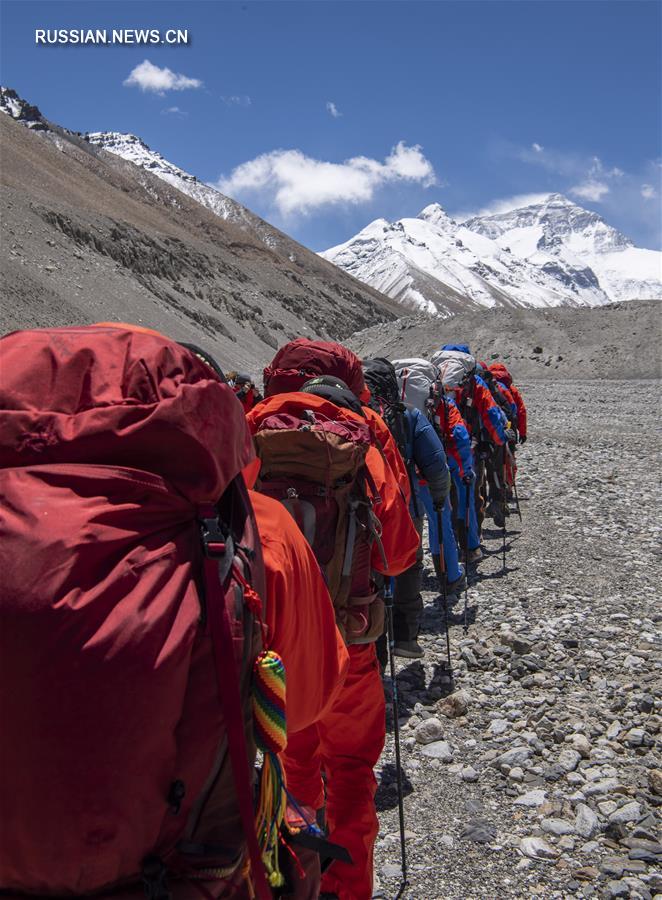 Китайские геодезисты начали повторный замер высоты горы Джомолунгма