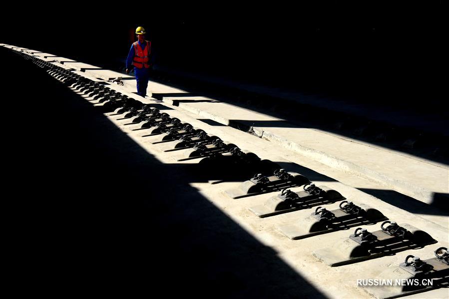 Строительство железнодорожной ветки между аэропортом Синьчжэн и Южным вокзалом в Чжэнчжоу