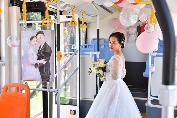 «Автобусы на свадьбу» в китайской городе Чэнду