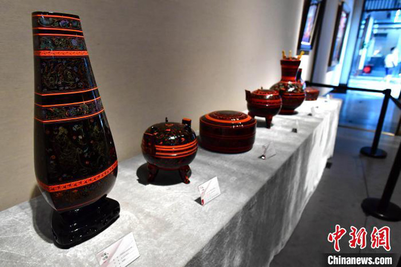 Выставка изделий из фуцзяньского лака в китайском городе Фучжоу