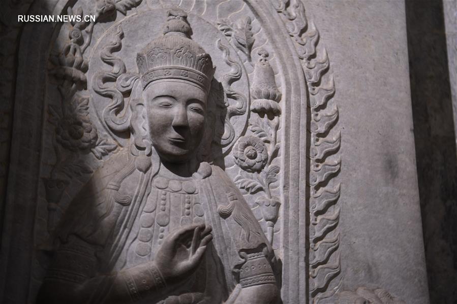 Западные гробницы династии Цин -- памятник Всемирного наследия ЮНЕСКО