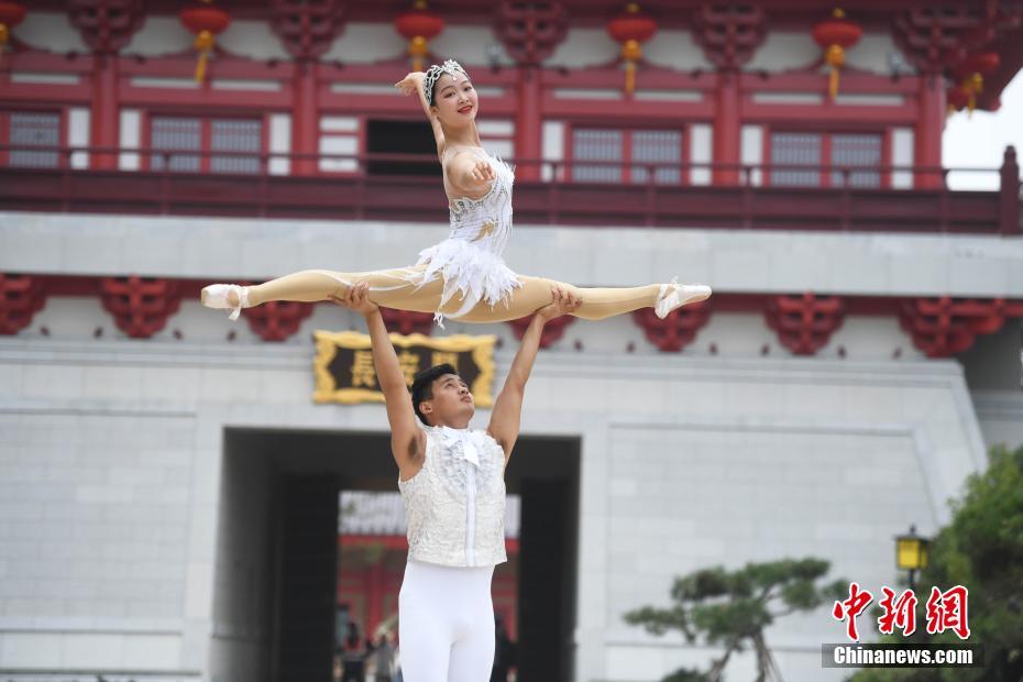 «Балет на кулаках» китайских цирковых артистов