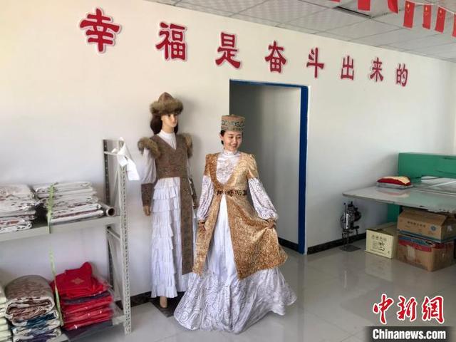 Вышивание увеличило доходы жителей Синьцзяна в Китае