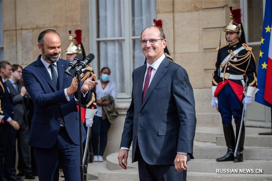 Президент Франции назначил новым премьер-министром Ж. Кастекса