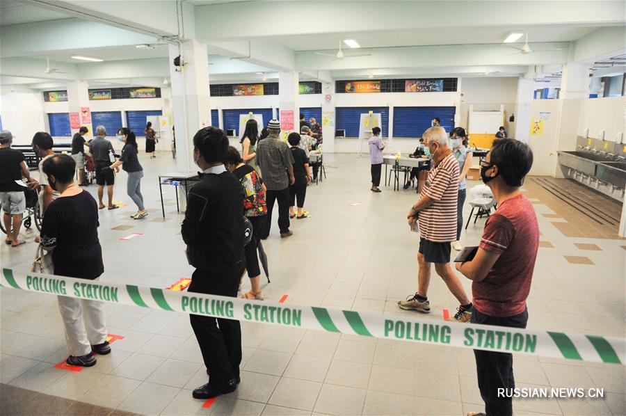 В Сингапуре начались всеобщие выборы