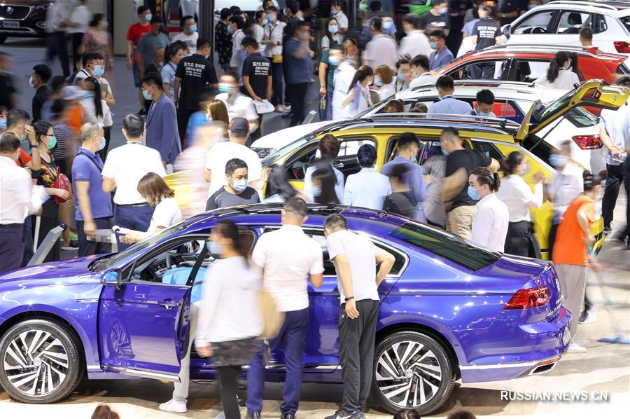 Корпорация FAW представила на 17-м Чанчуньском автосалоне автомобили 7 марок