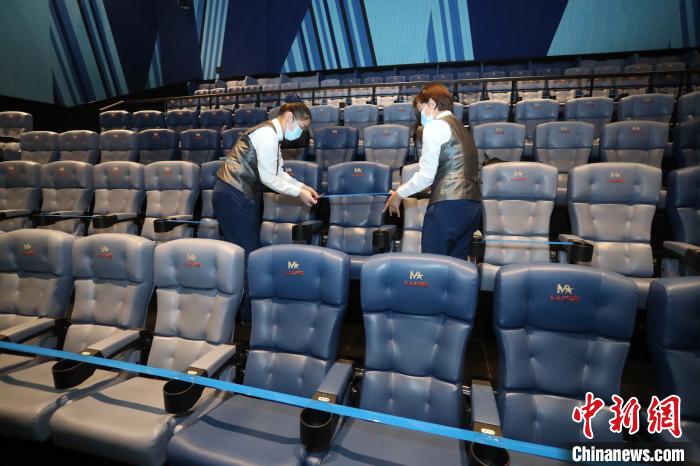 В Китае открываются кинотеатры