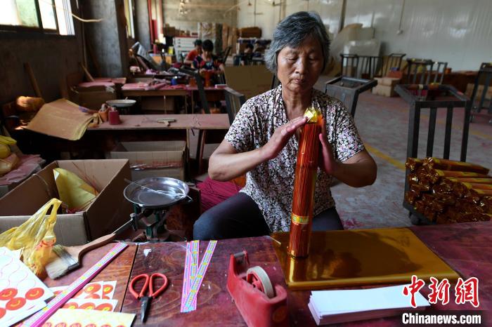 Традиционные курительные палочки в китайском уезде Юнчунь