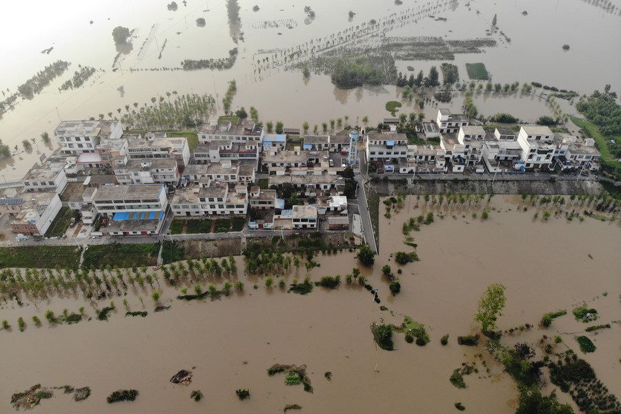 В китайской провинции Аньхой наводнения затронули более 8 млн жителей