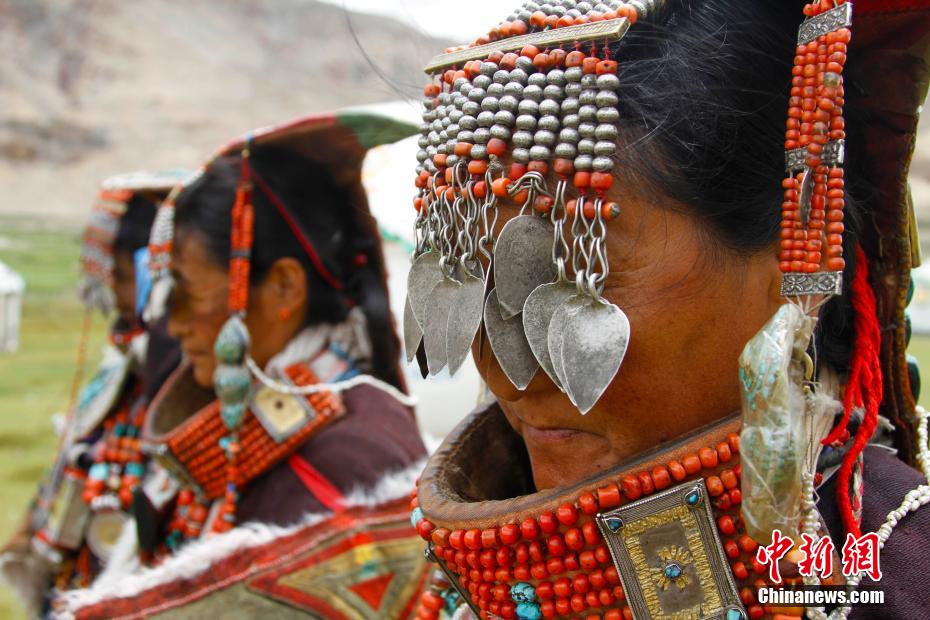 Традиционная одежда тибетцев в уезде Буранг