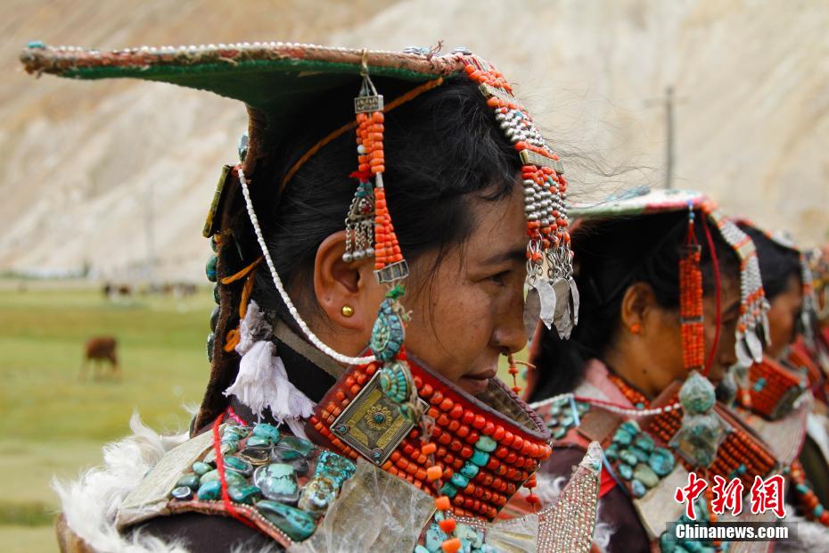 Традиционная одежда тибетцев в уезде Буранг