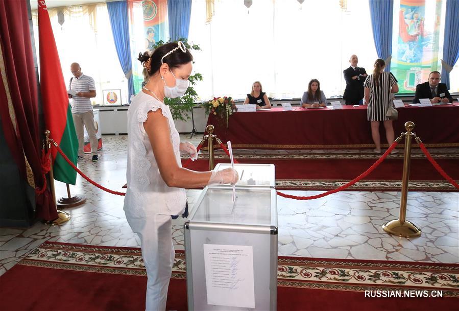 Президентские выборы в Беларуси состоялись -- ЦИК страны