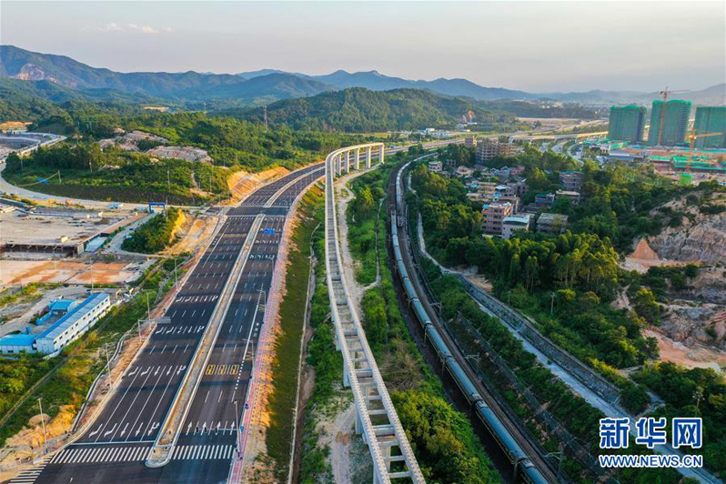 Китай строит туристическую линию на магнитной подушке в городе Цинъюань провинции Гуандун