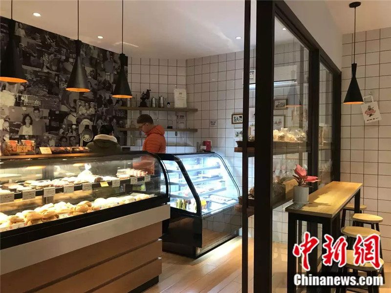 Немец открыл «беззвучный» хлебный магазин в Китае