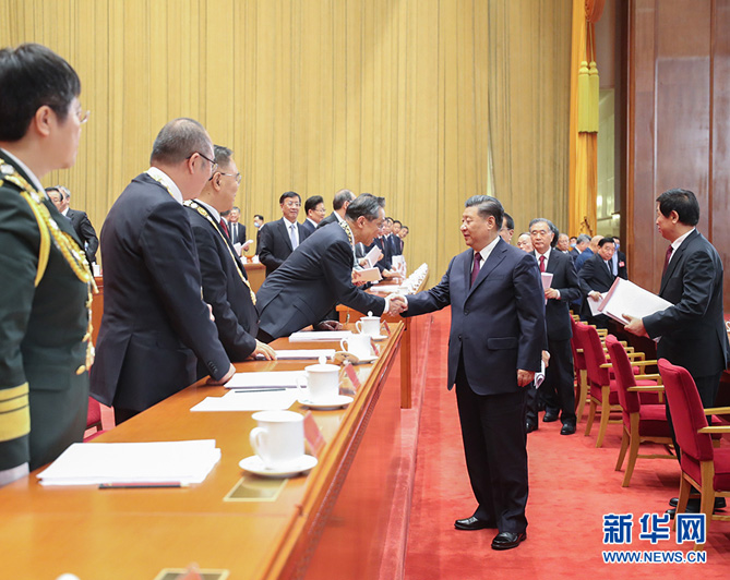 В Китае состоялось торжественное собрание по случаю чествования примеров для подражания в борьбе с COVID-19