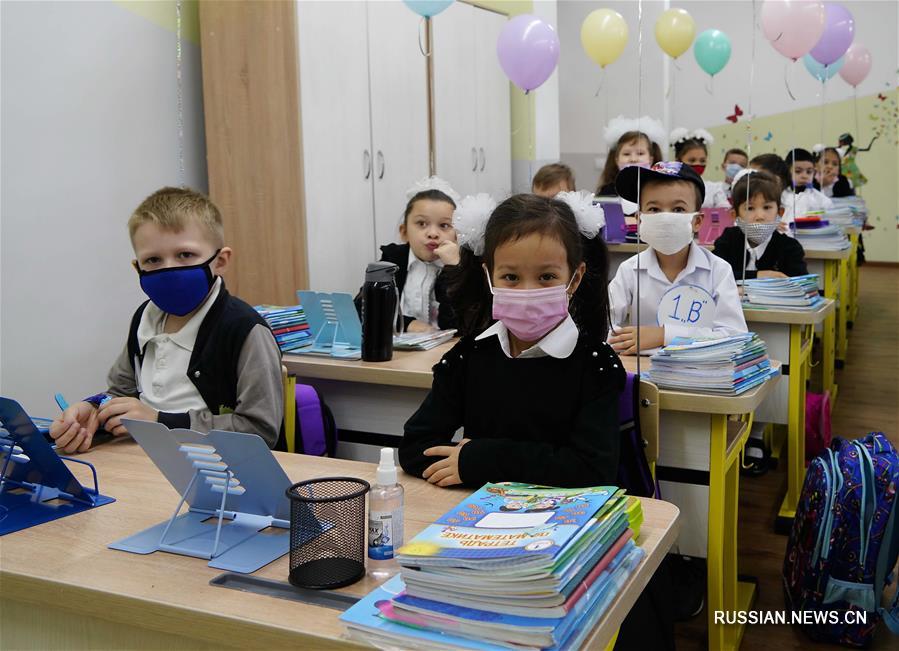 В Узбекистане начались уроки в школах