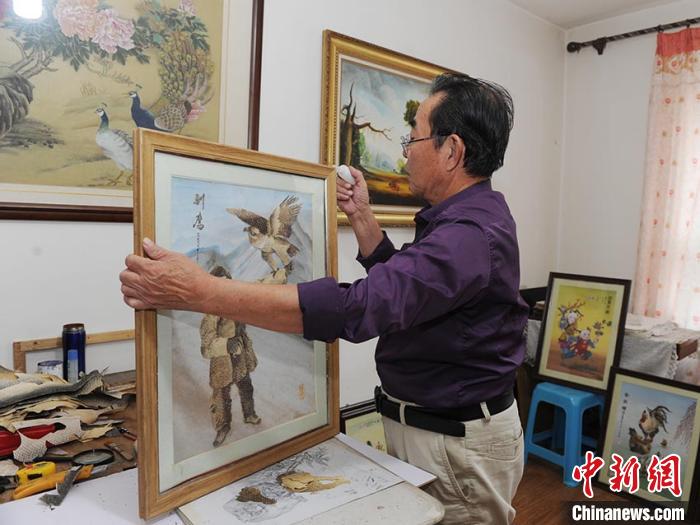 Картины из рыбьей кожи в китайском городе Чанчунь
