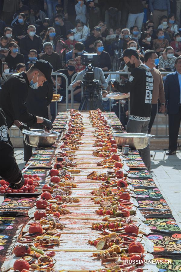 10-метровый кебаб приготовили в Ташкенте