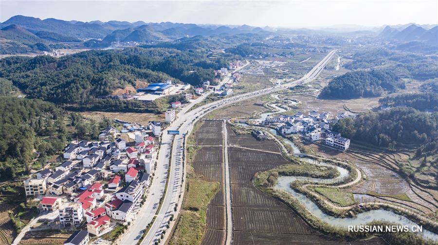 Министерство транспорта КНР намерено совершенствовать систему высококачественного развития "сельских дорог, хороших в четырех отношениях"
