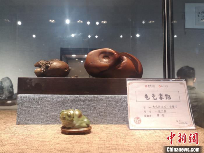 В китайском городе Лючжоу представлены необычные камни, напоминающие животных