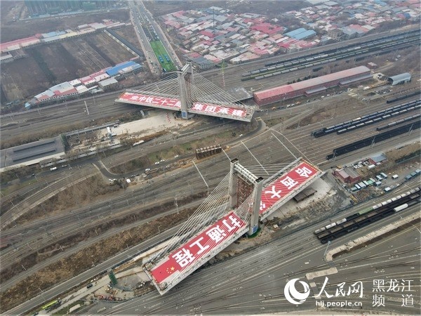 В Харбине возводится мост, пересекающий самое большое в Китае количество железнодорожных линий