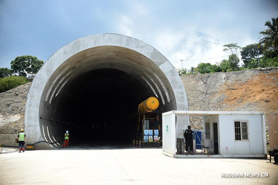 На строительстве ВСЖД Джакарта -- Бандунг завершена проходка первого тоннеля длиной свыше 1000 м