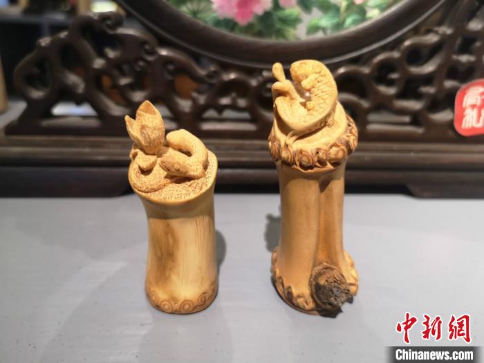 Китайский скульптор вырезает из бамбука изысканные произведения искусства