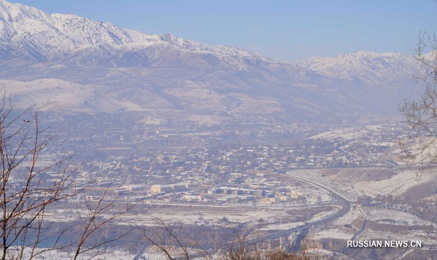 Живописные зимние пейзажи гор Узбекистана