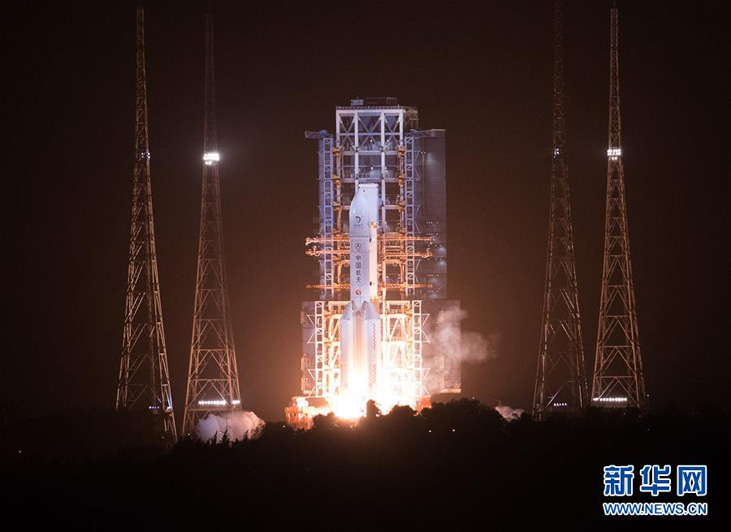 Китай отправил космический зонд "Чанъэ-5", предназначенный для сбора образцов лунного грунта