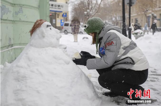 Сильный снегопад порадовал жителей провинции Хэйлунцзян