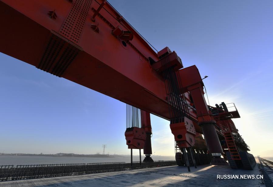 Строительство большого железнодорожного моста через залив Мэйчжоу