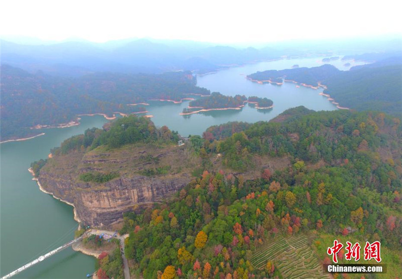 Невероятный вид озера Дацзиньху с высоты птичьего полета