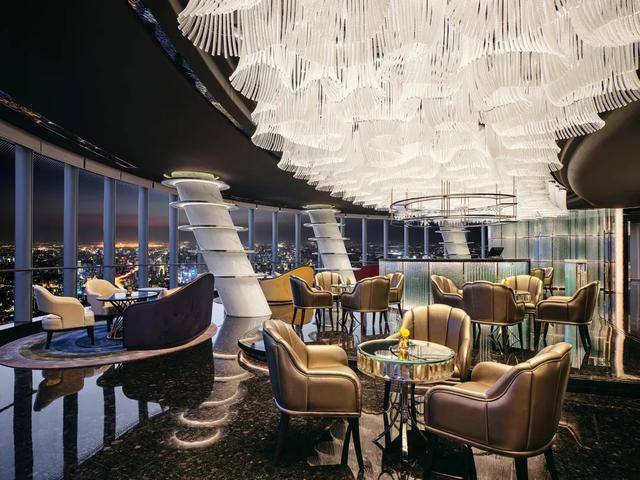 Новый символ Шанхая: самая высокая в мире гостиница открылась в тестовом режиме