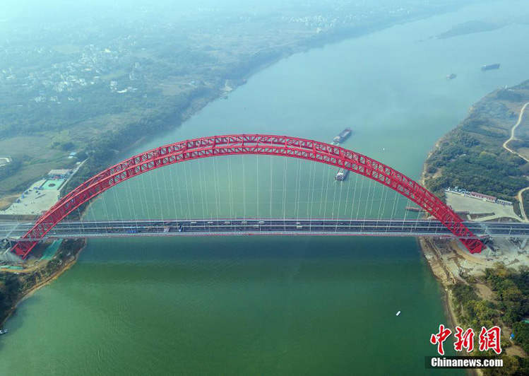 В Китае открыто движение по арочному мосту с самым большим в мире пролетом