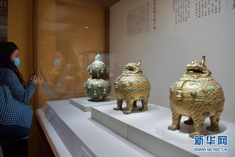 В Национальном музее Китая проходит выставка сокровищ императорского дворца династии Цин