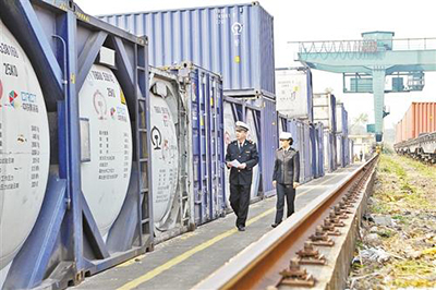 В период празднования Нового года из города Сямэнь по маршруту Китай-Европа было отправлено 3 товарных поезда