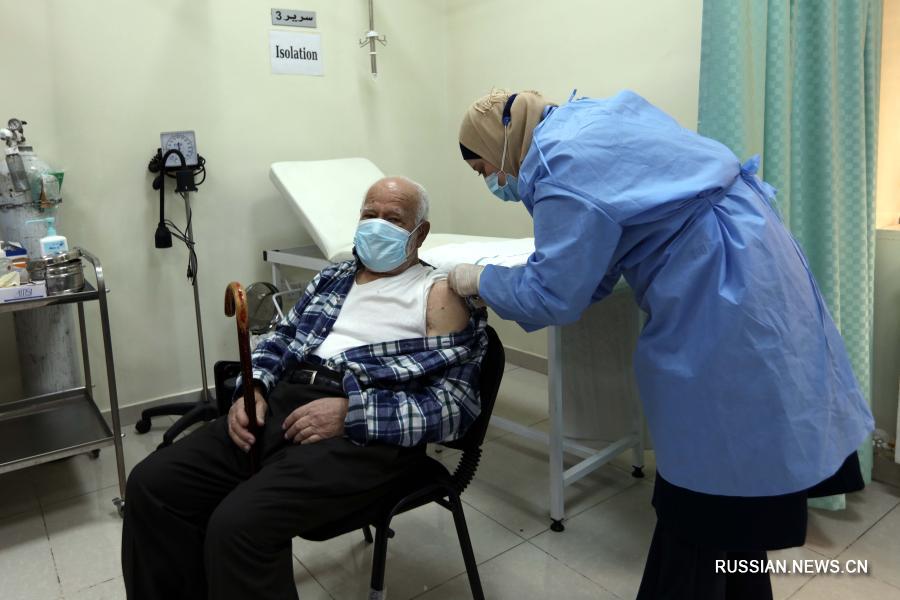 В Иордании началась массовая вакцинация населения от COVID-19